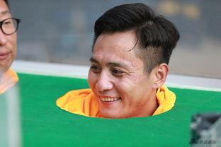 刘烨吃饭表情包,笑料横生的美食瞬间